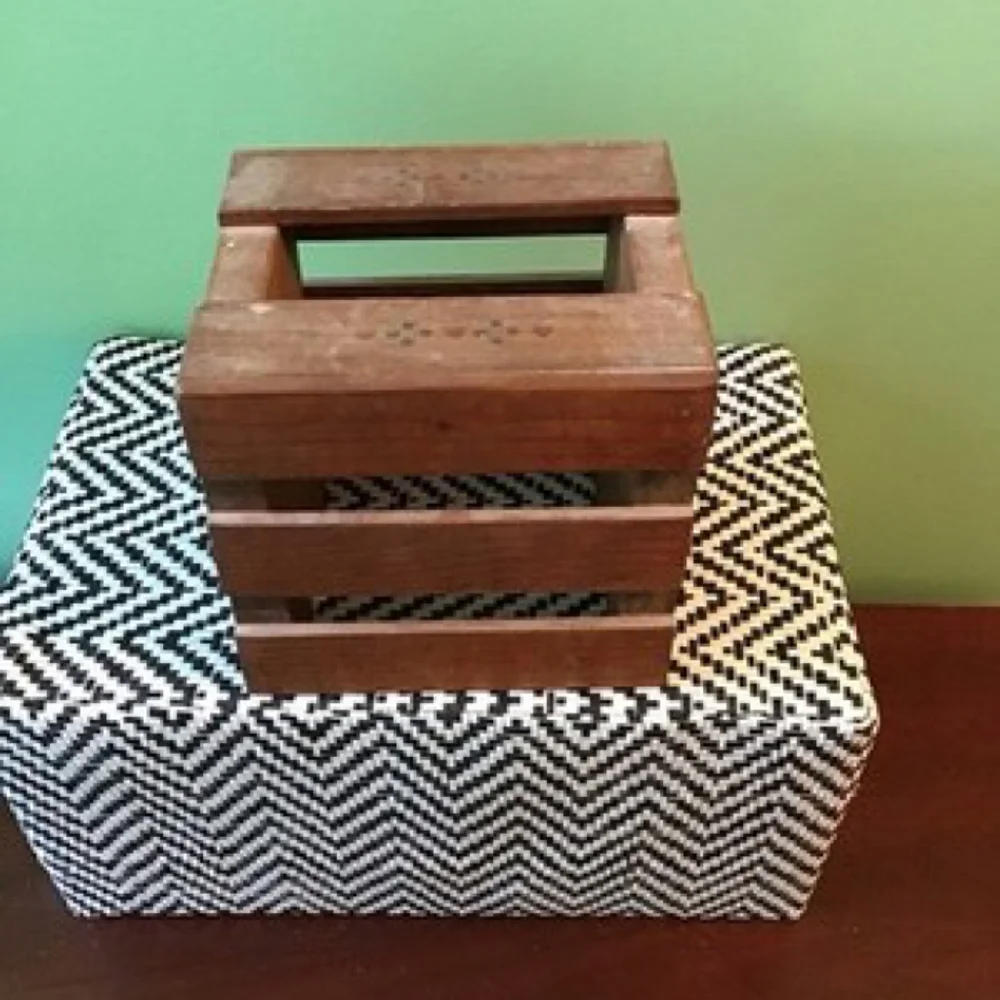 Vintage Wooden Crate Holder Trinket Box Folk Art Dog Heart Design Rustic Farmhou